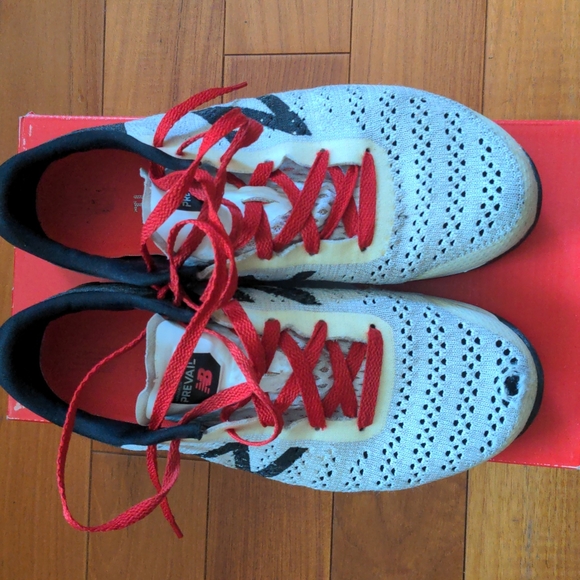 New balance men's size 8 2E minimus prevail - Picture 2 of 10